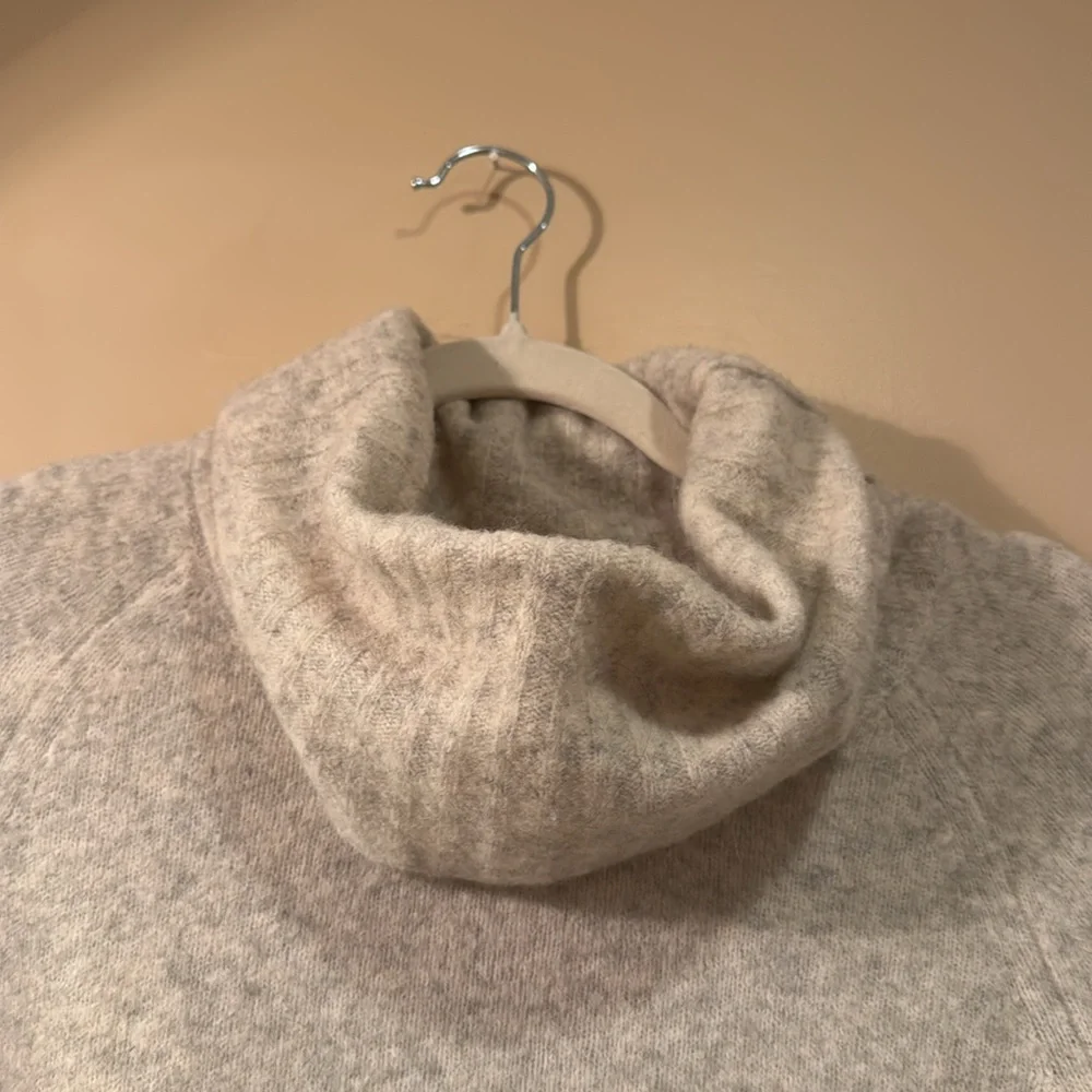 The Original Aritzia Gray Turtleneck‎ Sweater - Picture 8 of 8